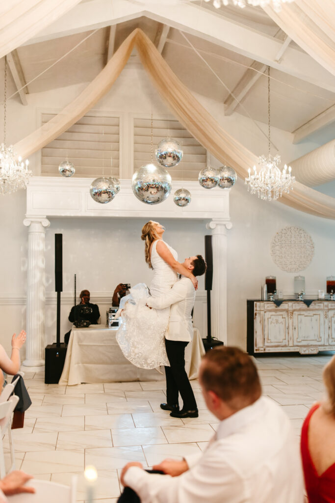 grand holland estate south carolina wedding venue reception first dance 