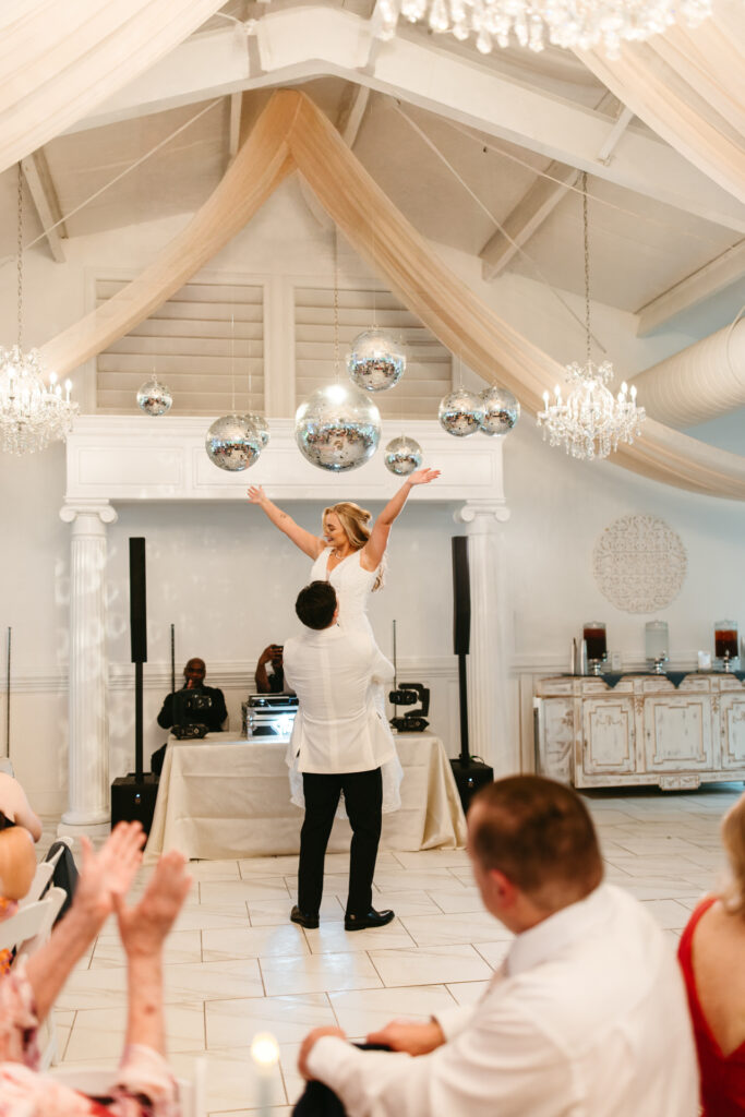grand holland estate south carolina wedding venue reception first dance 